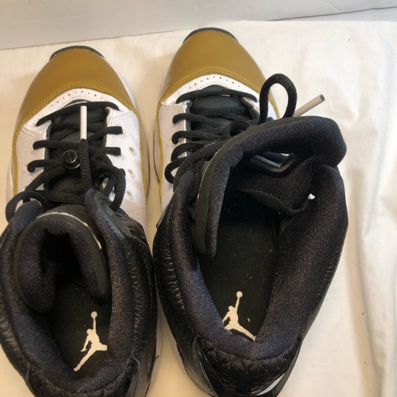 Size 9 - Jordan B'Loyal Loyal White Black Gold No Box Very Gently Worn - Picture 4 of 12